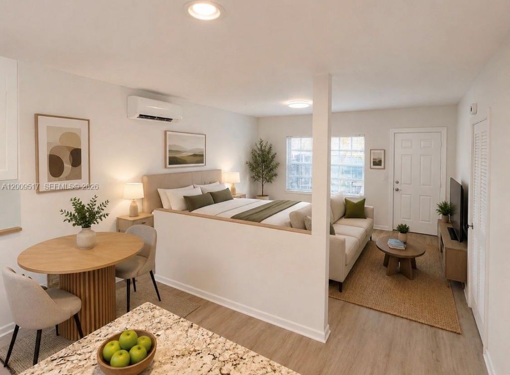 1121 NE 2nd St , Unit 205, Fort Lauderdale, FL 33301 Photo
