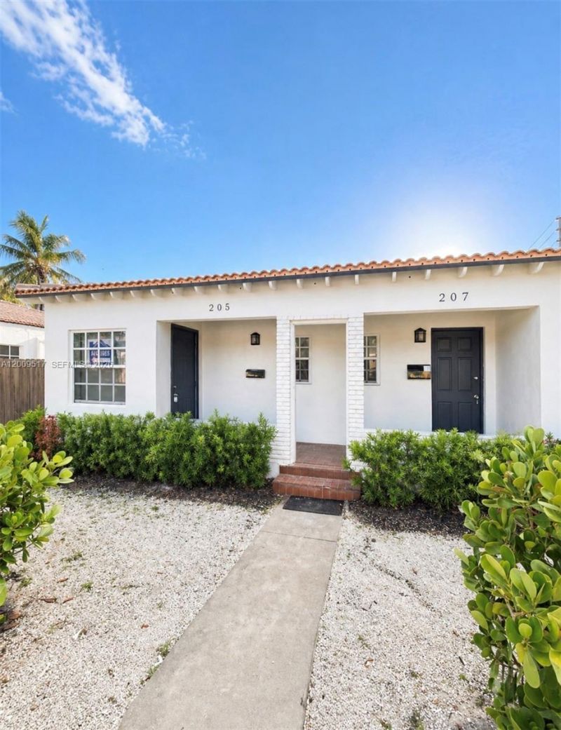 1121 NE 2nd St, Unit 205, Fort Lauderdale, FL 33301 Photo