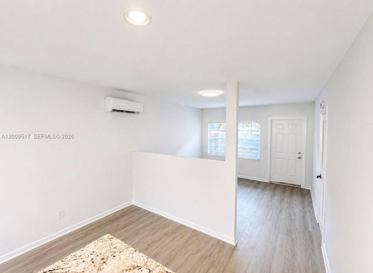 1121 NE 2nd St, Unit 205, Fort Lauderdale, FL 33301 Photo