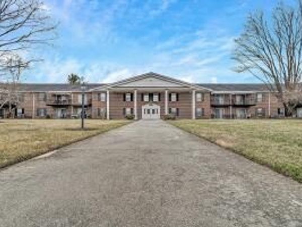 3531 Peters Creek RD NW, Unit 215, Roanoke, VA 24019