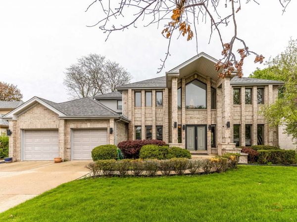 2755 Manu Court , Glenview, IL 60026