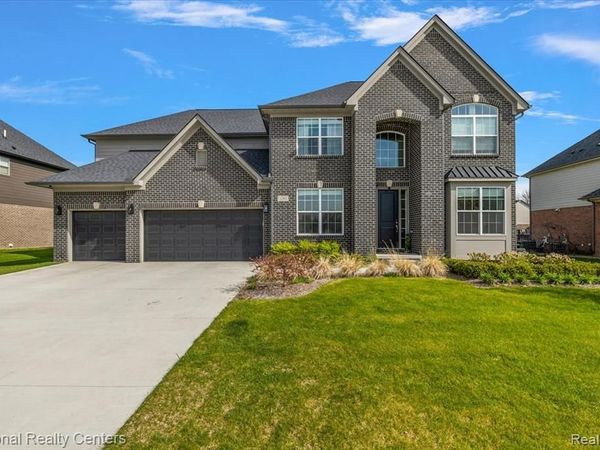 1283 Bloomingdale Drive, Troy, MI 48085