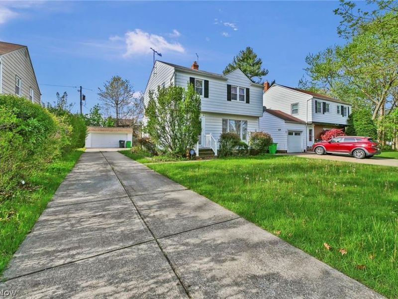 4082 Bexley Boulevard, Cleveland, OH 44121 Photo 1