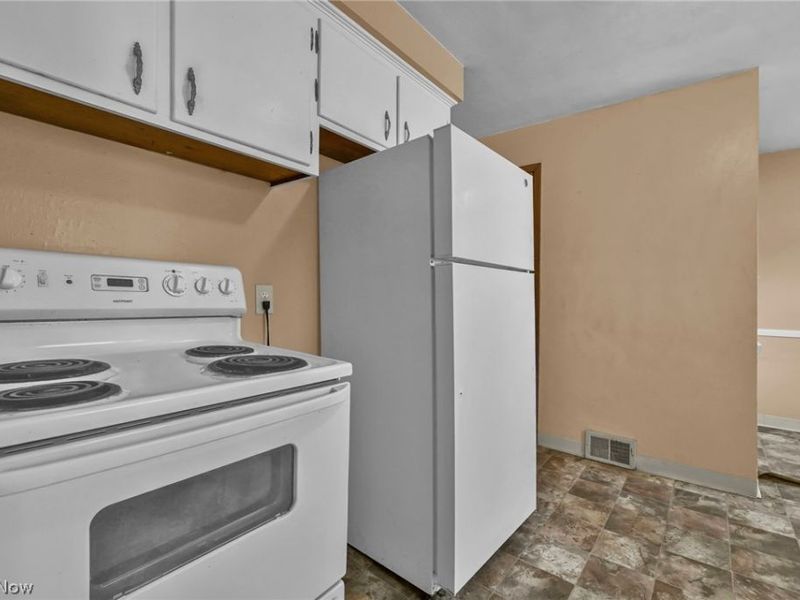 4082 Bexley Boulevard, Cleveland, OH 44121 Photo 11