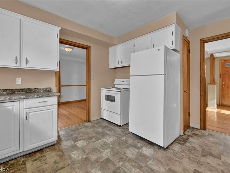 4082 Bexley Boulevard, Cleveland, OH 44121 Photo 13