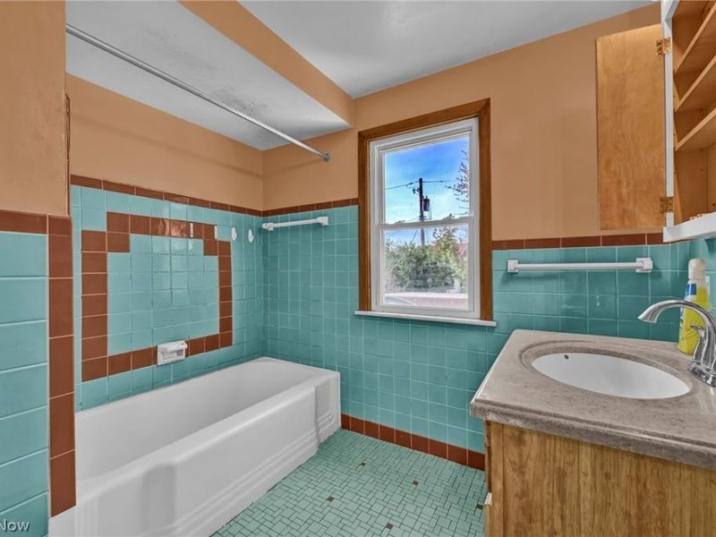 4082 Bexley Boulevard, Cleveland, OH 44121 Photo 14