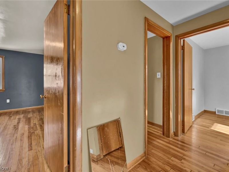 4082 Bexley Boulevard, Cleveland, OH 44121 Photo 16