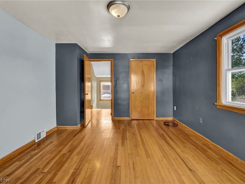 4082 Bexley Boulevard, Cleveland, OH 44121 Photo 18