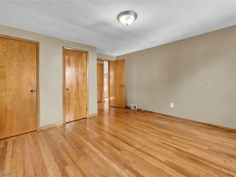 4082 Bexley Boulevard, Cleveland, OH 44121 Photo 21