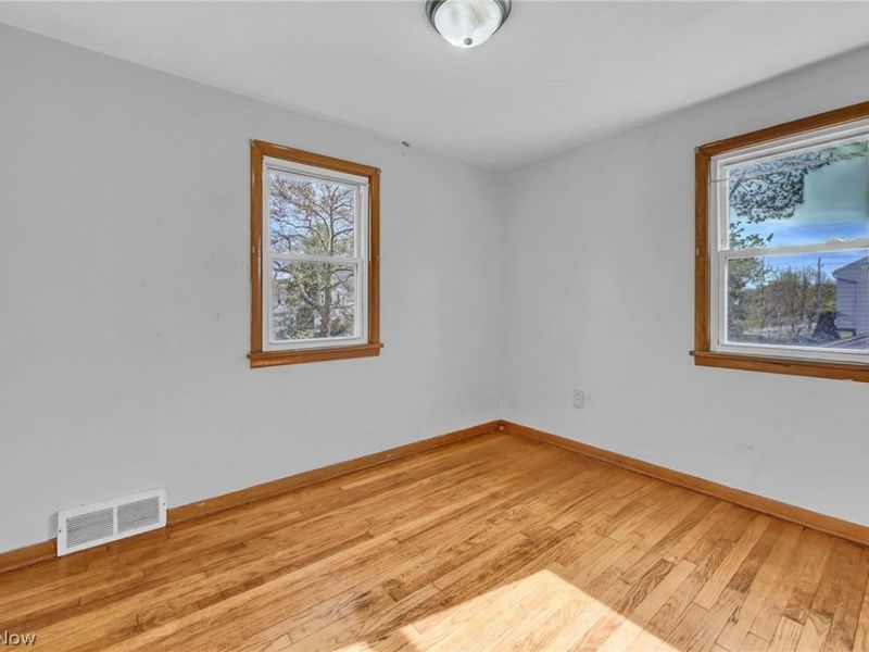 4082 Bexley Boulevard, Cleveland, OH 44121 Photo 22