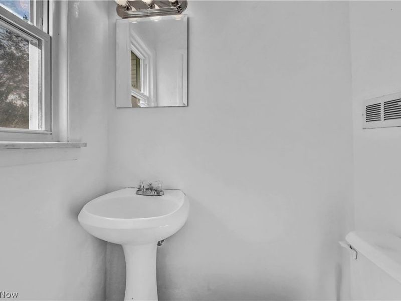 4082 Bexley Boulevard, Cleveland, OH 44121 Photo 25