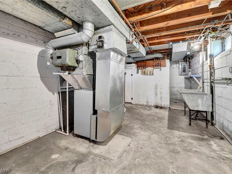 4082 Bexley Boulevard, Cleveland, OH 44121 Photo 29