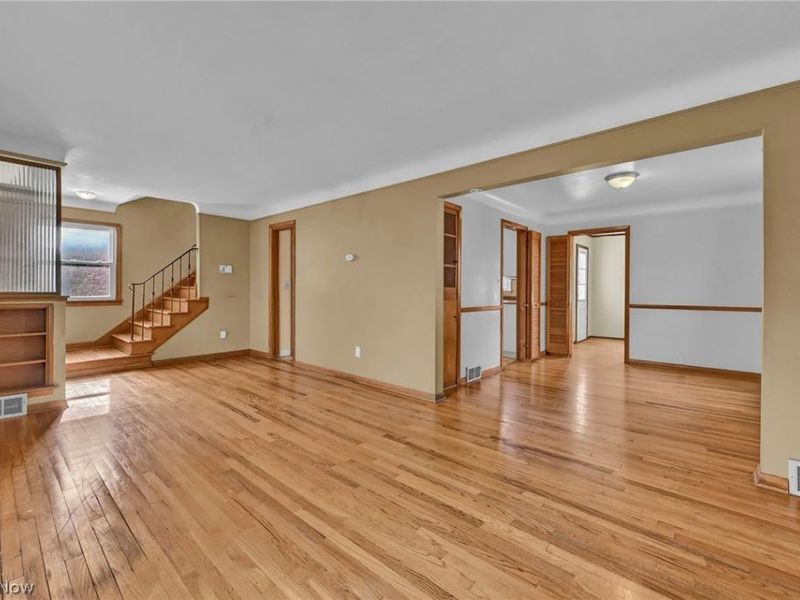 4082 Bexley Boulevard, Cleveland, OH 44121 Photo 5