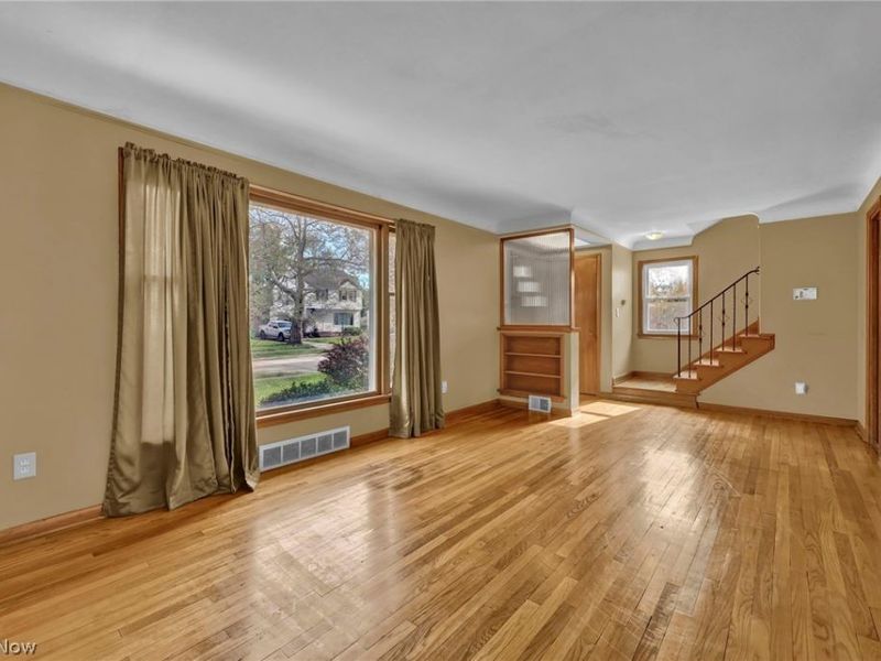 4082 Bexley Boulevard, Cleveland, OH 44121 Photo 6