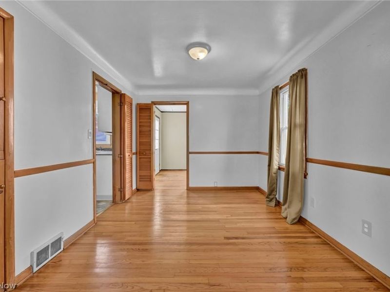 4082 Bexley Boulevard, Cleveland, OH 44121 Photo 7