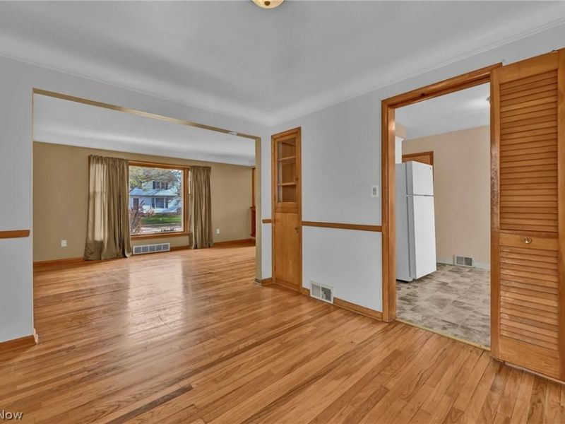 4082 Bexley Boulevard, Cleveland, OH 44121 Photo 8