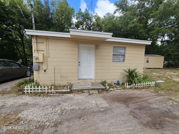 10502 WOOSTER Drive, Jacksonville, FL 32218