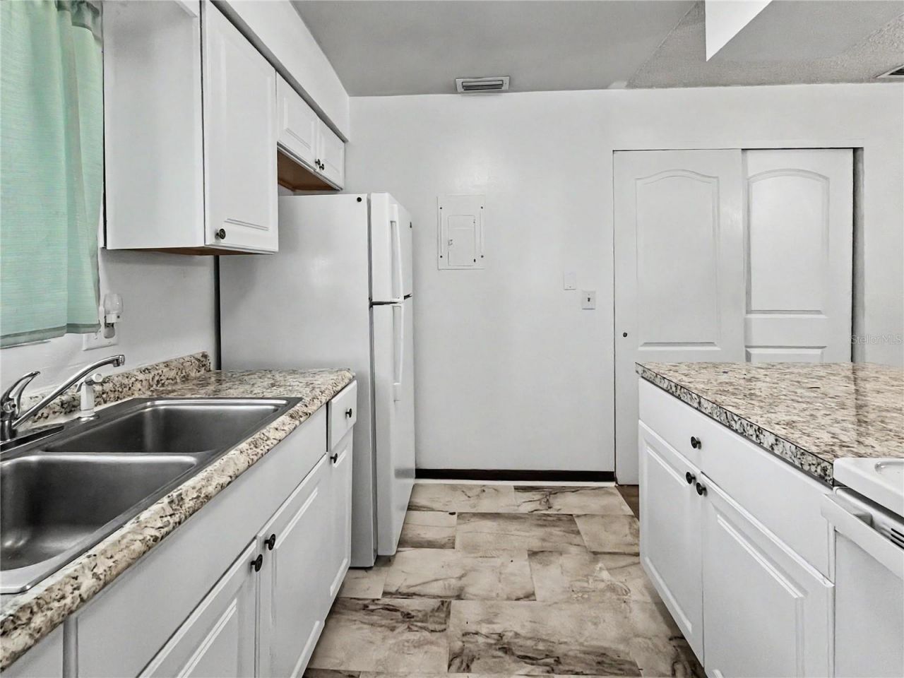 2752 Hidden Lake Boulevard, Unit 2752, Sarasota, FL 34237 Photo