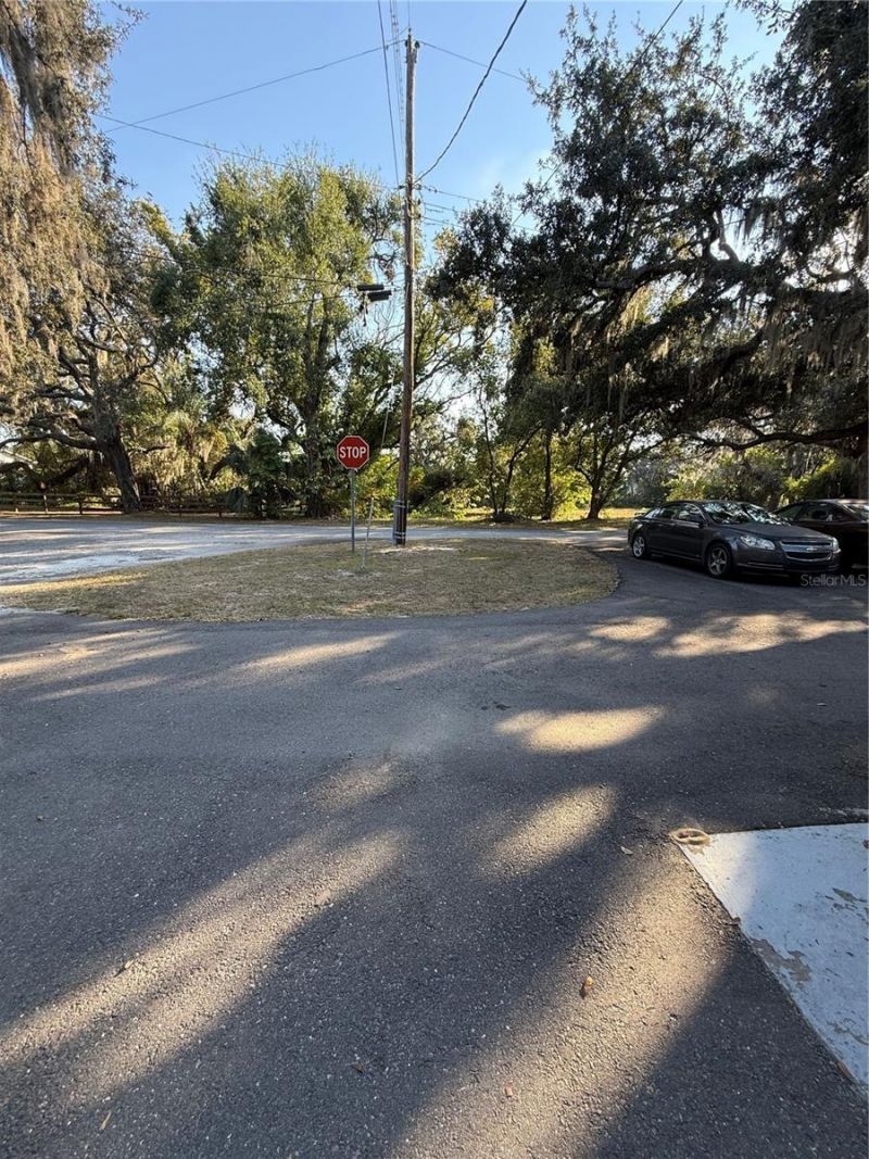 Lakeside Drive , Brandon, FL 33510 Photo