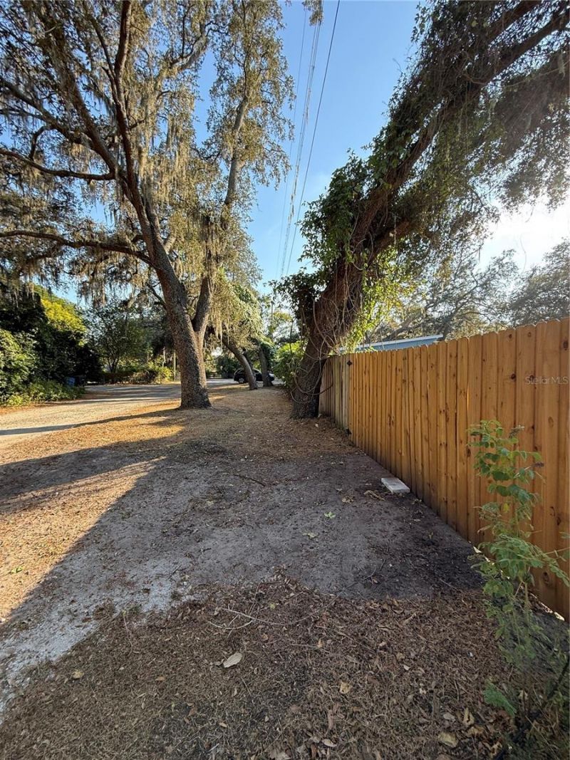 Lakeside Drive , Brandon, FL 33510 Photo