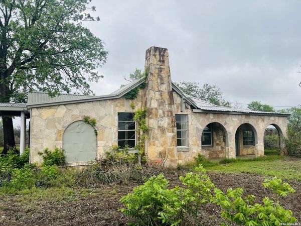 2974 State Highway 55, Uvalde, TX 78801