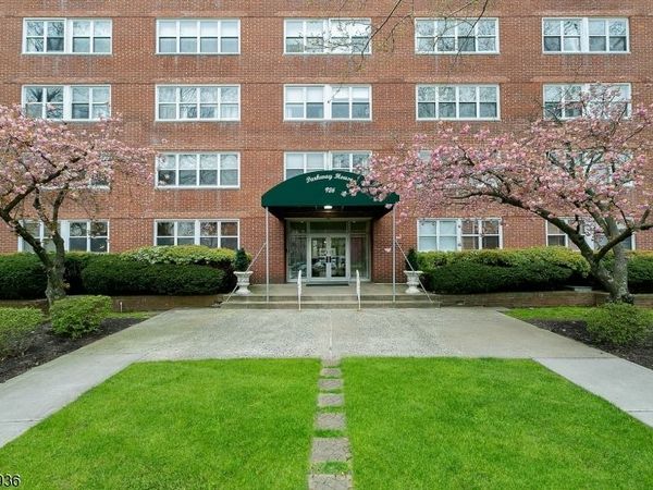 926 Bloomfield Ave, Glen Ridge, NJ 07028