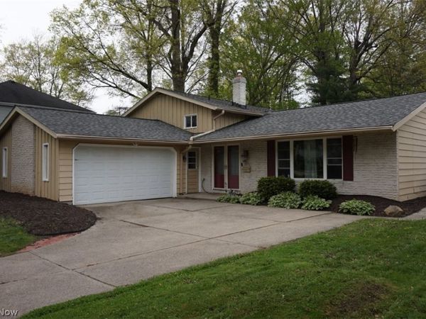 28096 Edgepark Drive , North Olmsted, OH 44070