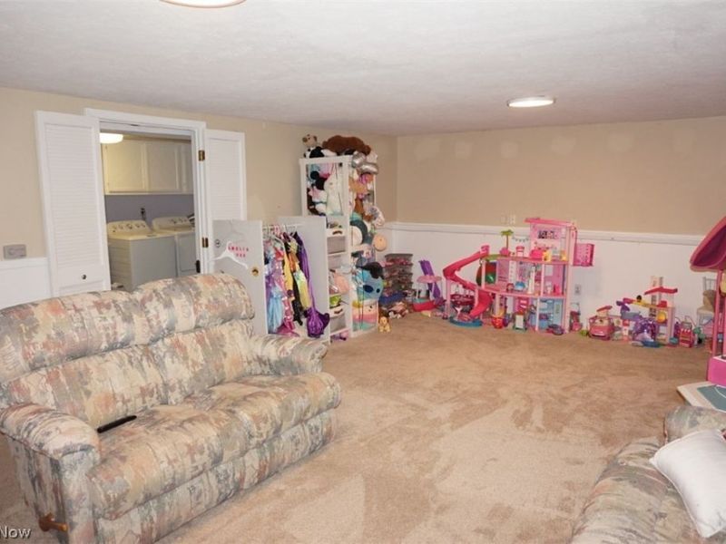 28096 Edgepark Drive, North Olmsted, OH 44070 Photo 21