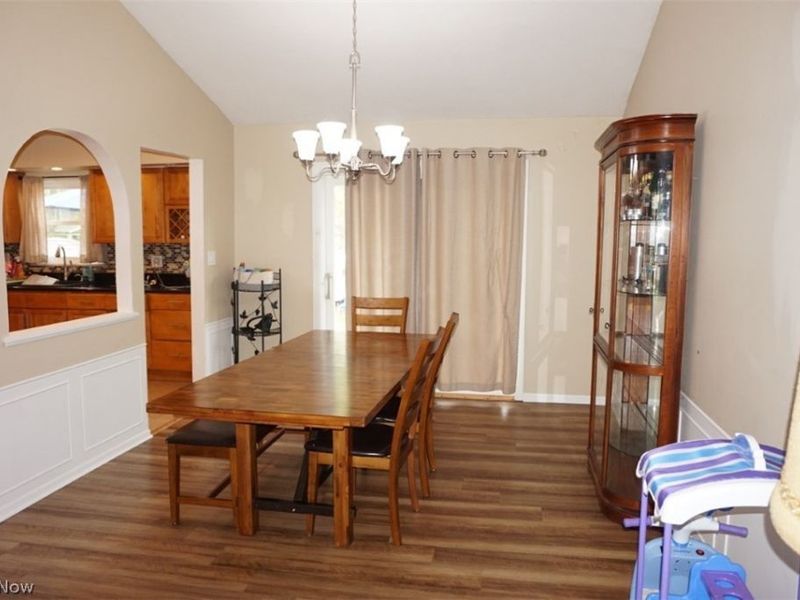 28096 Edgepark Drive, North Olmsted, OH 44070 Photo 7