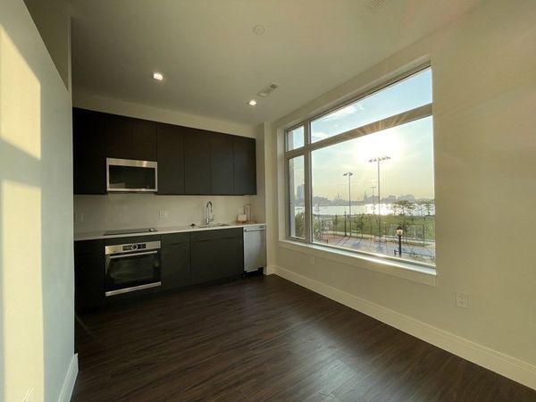 99 Sumner St, Unit 213, Boston, MA 02128