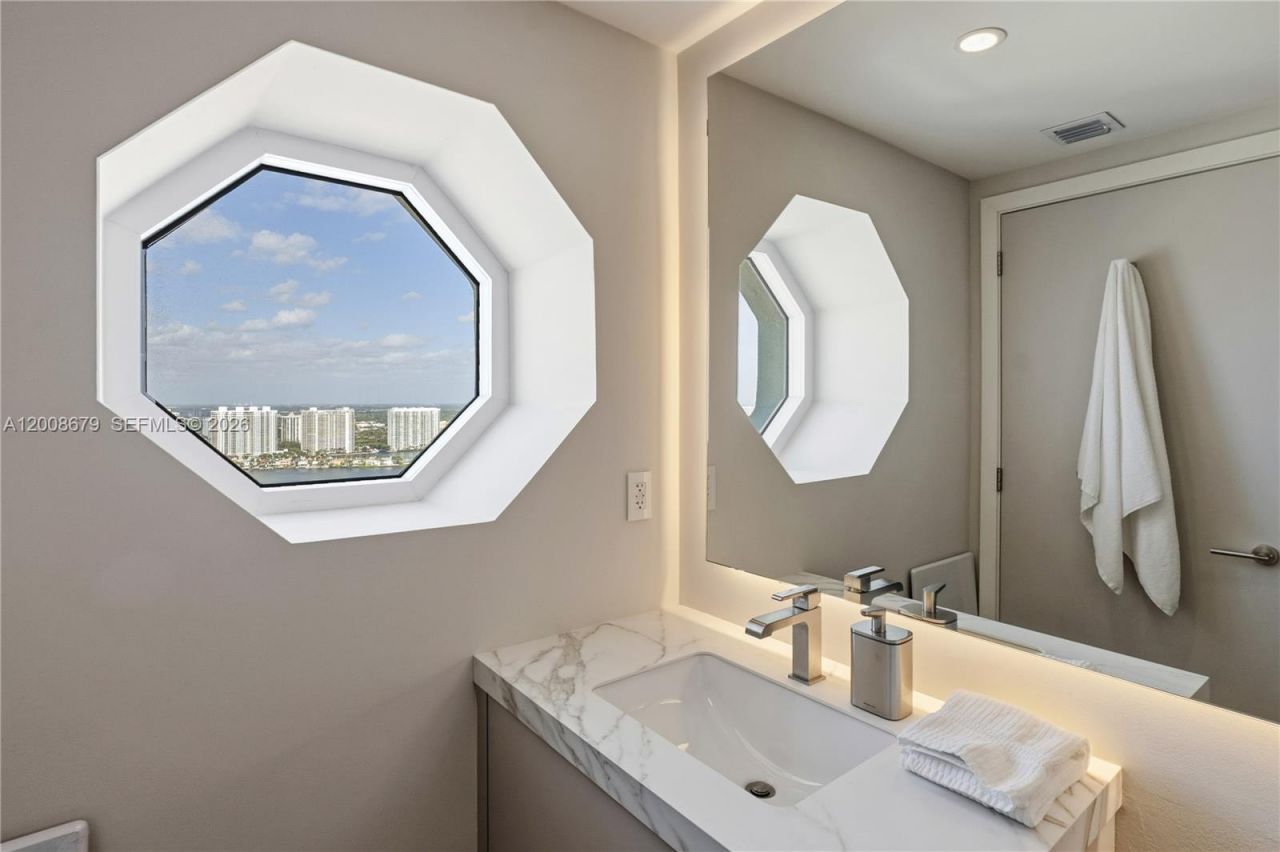 17875 Collins Ave, Unit 3906, Sunny Isles Beach, FL 33160 Photo