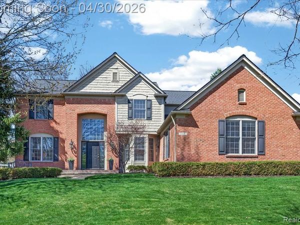 1113 Miners Run Road, Rochester, MI 48306
