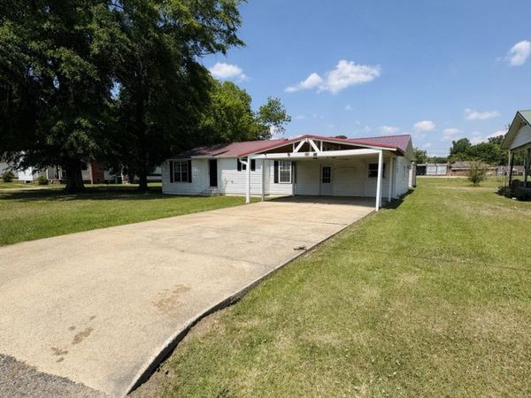 292 2nd Ave NW, Vernon, AL 35592