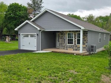 402 8TH AVENUE, BURNHAM, PA 17009