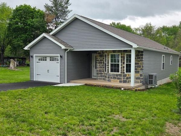 402 8TH AVENUE , BURNHAM, PA 17009