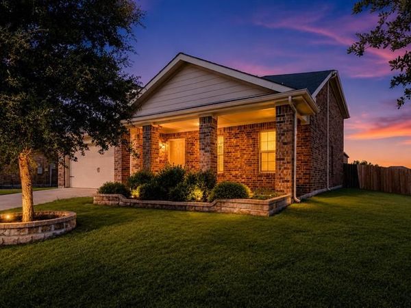 2000 Grimes Drive, Forney, TX 75126