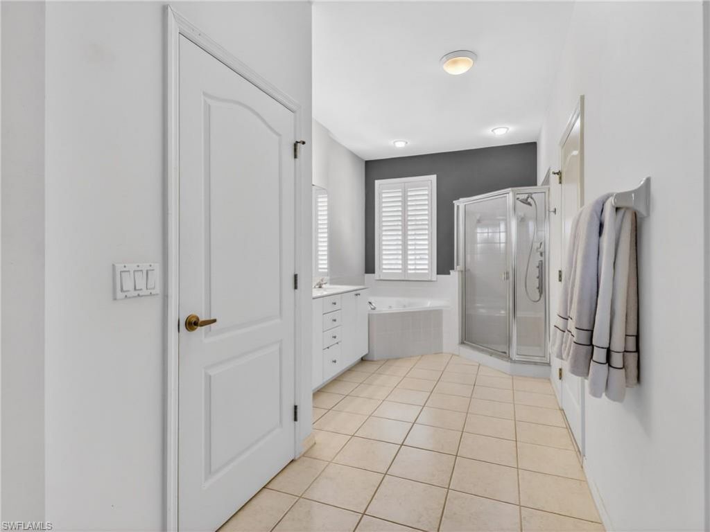 9030 Las Maderas Dr, Unit 201, Bonita Springs, FL 34135 Photo