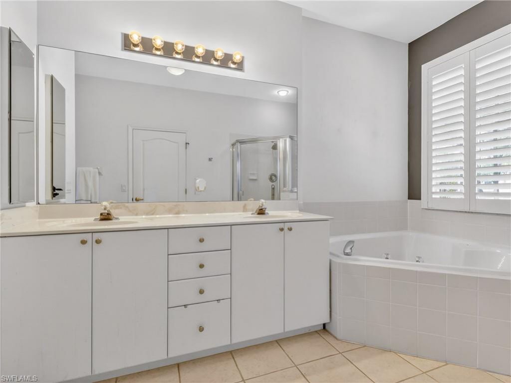 9030 Las Maderas Dr, Unit 201, Bonita Springs, FL 34135 Photo
