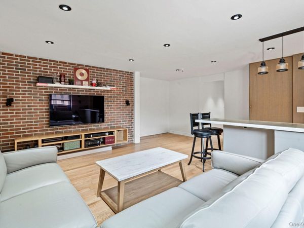 5221 65th Place , Unit 2J, Maspeth, NY 11378