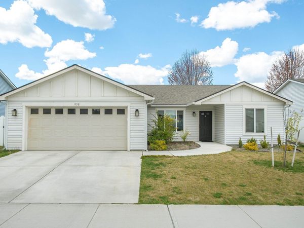 938 S Schnug St, Airway Heights, WA 99224