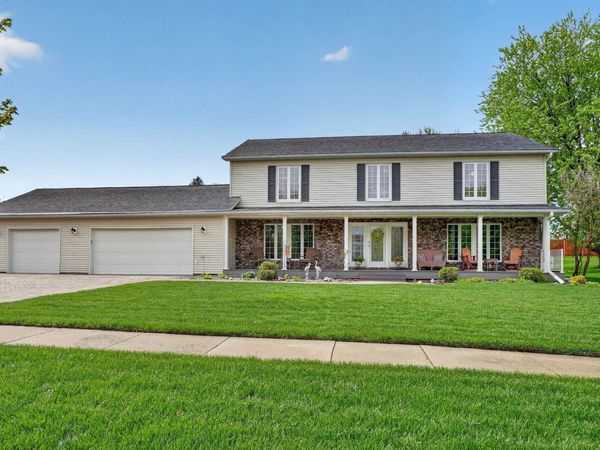 2124 Minnetonka Drive, Cedar Falls, IA 50613