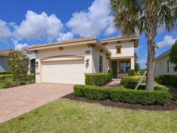 8942 SW Pepoli Way, Port St. Lucie, FL 34987