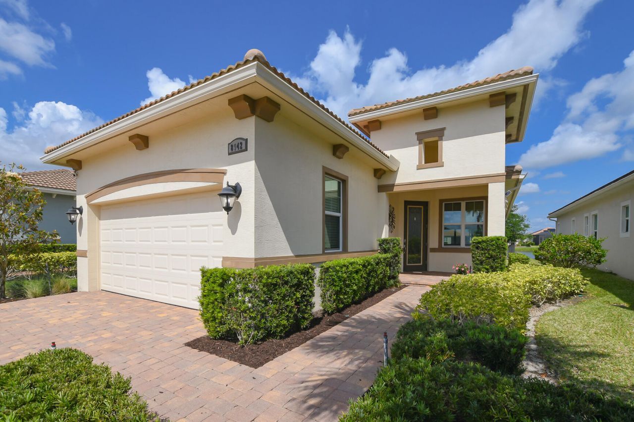 8942 SW Pepoli Way, Port Saint Lucie, FL 34987 Photo