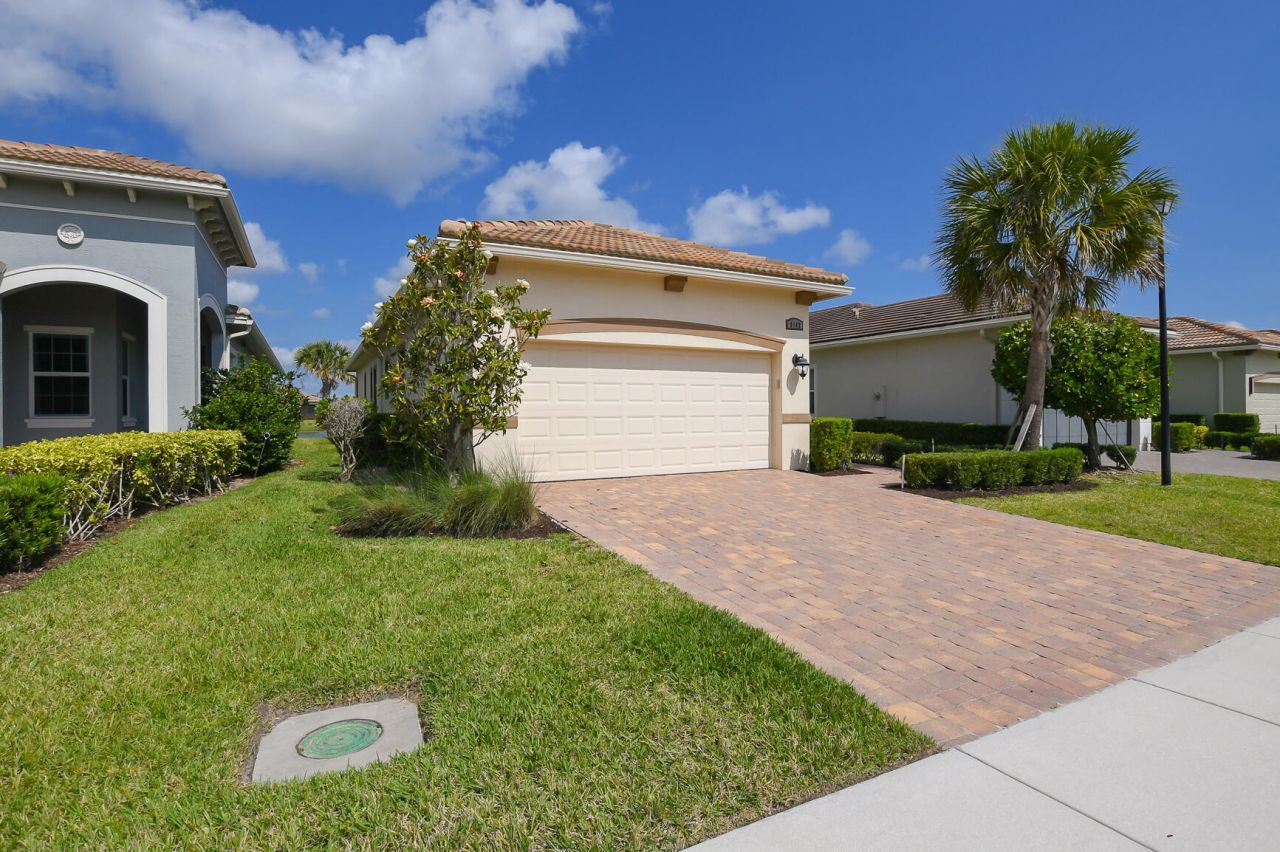 8942 SW Pepoli Way, Port Saint Lucie, FL 34987 Photo