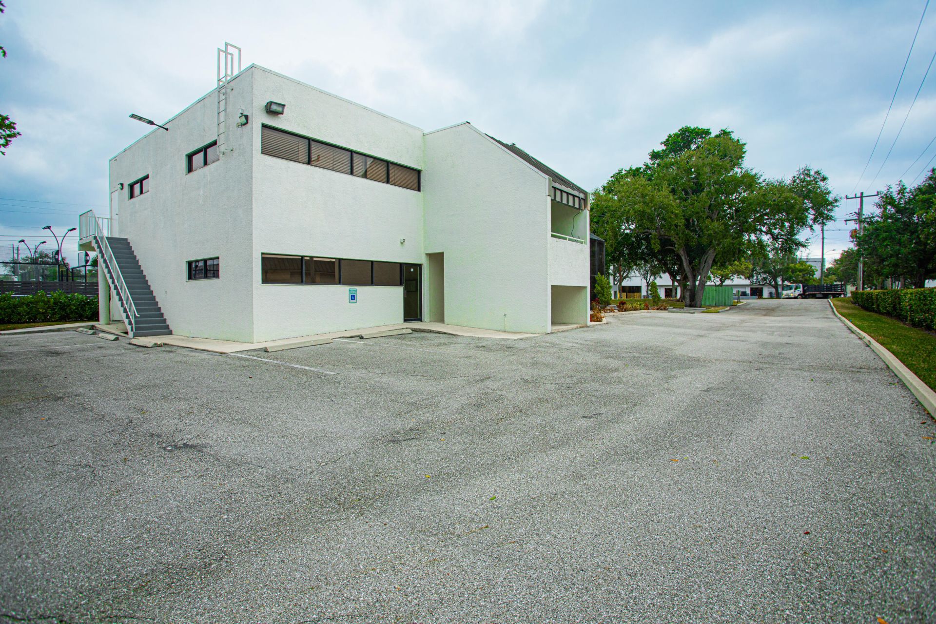 1700 Okeechobee Road, West Palm Beach, FL 33409 Photo