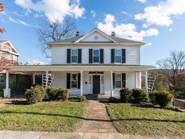 476 WALNUT AVE, WAYNESBORO, VA 22980