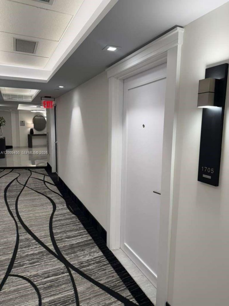 3180 S Ocean Dr, Unit 1705, Hallandale Beach, FL 33009 Photo