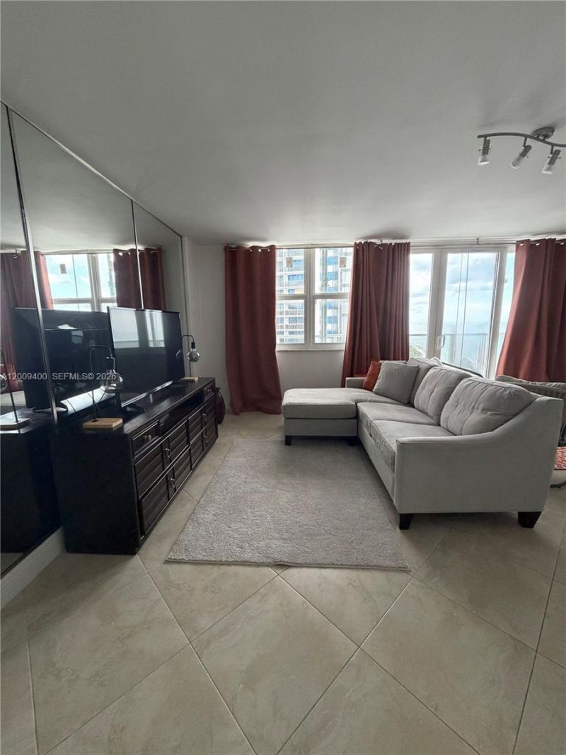 3180 S Ocean Dr, Unit 1705, Hallandale Beach, FL 33009 Photo