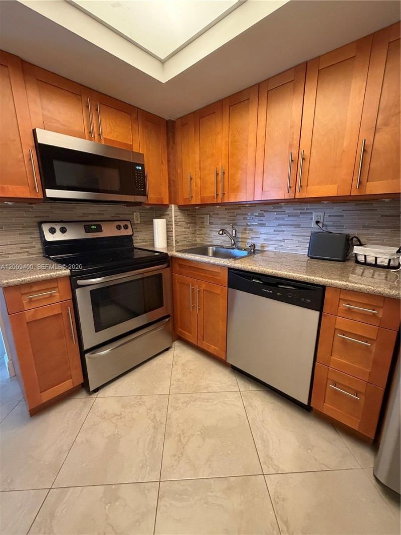 3180 S Ocean Dr, Unit 1705, Hallandale Beach, FL 33009 Photo