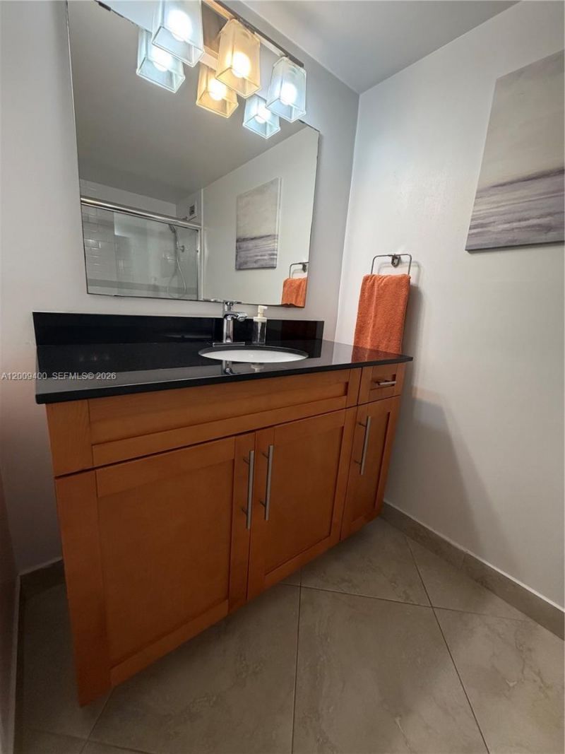 3180 S Ocean Dr, Unit 1705, Hallandale Beach, FL 33009 Photo